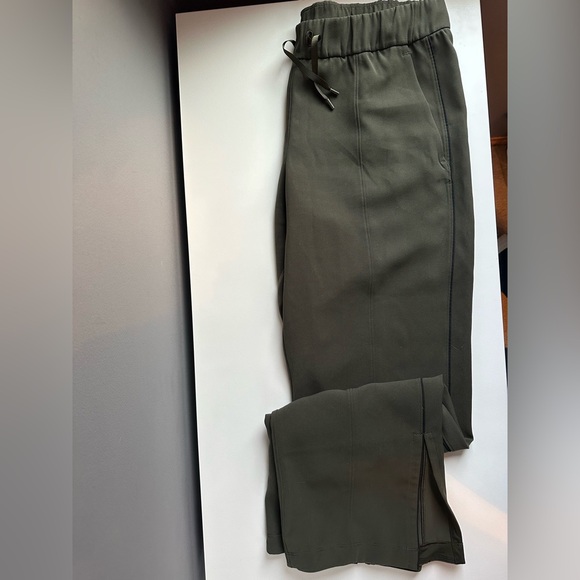 Lululemon On the Right Track Pant - Picture 3 of 4